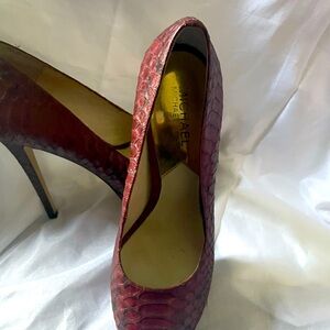 Michael Kors Pumps.